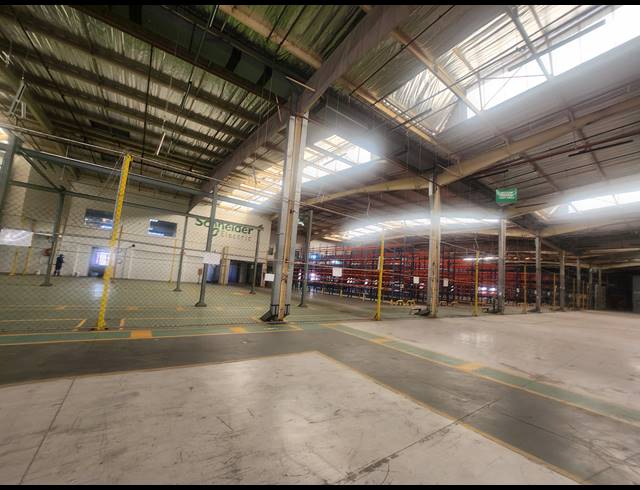 11,924M² WAREHOUSE TO LET IN HALFWAY GARDENS